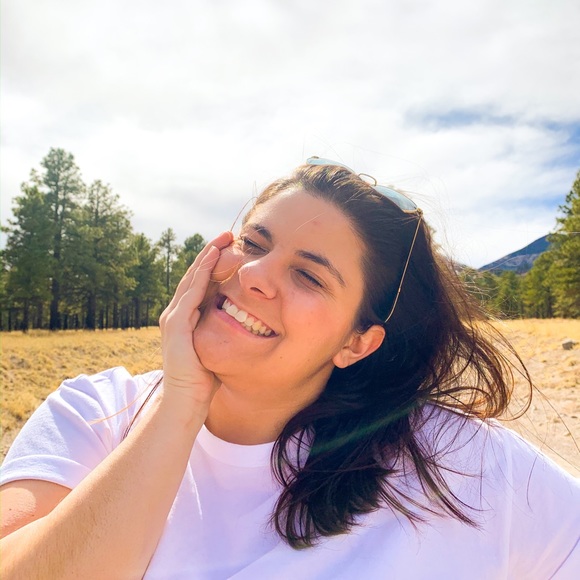 Meet your Posher, Taylor - Picture 1 of 1